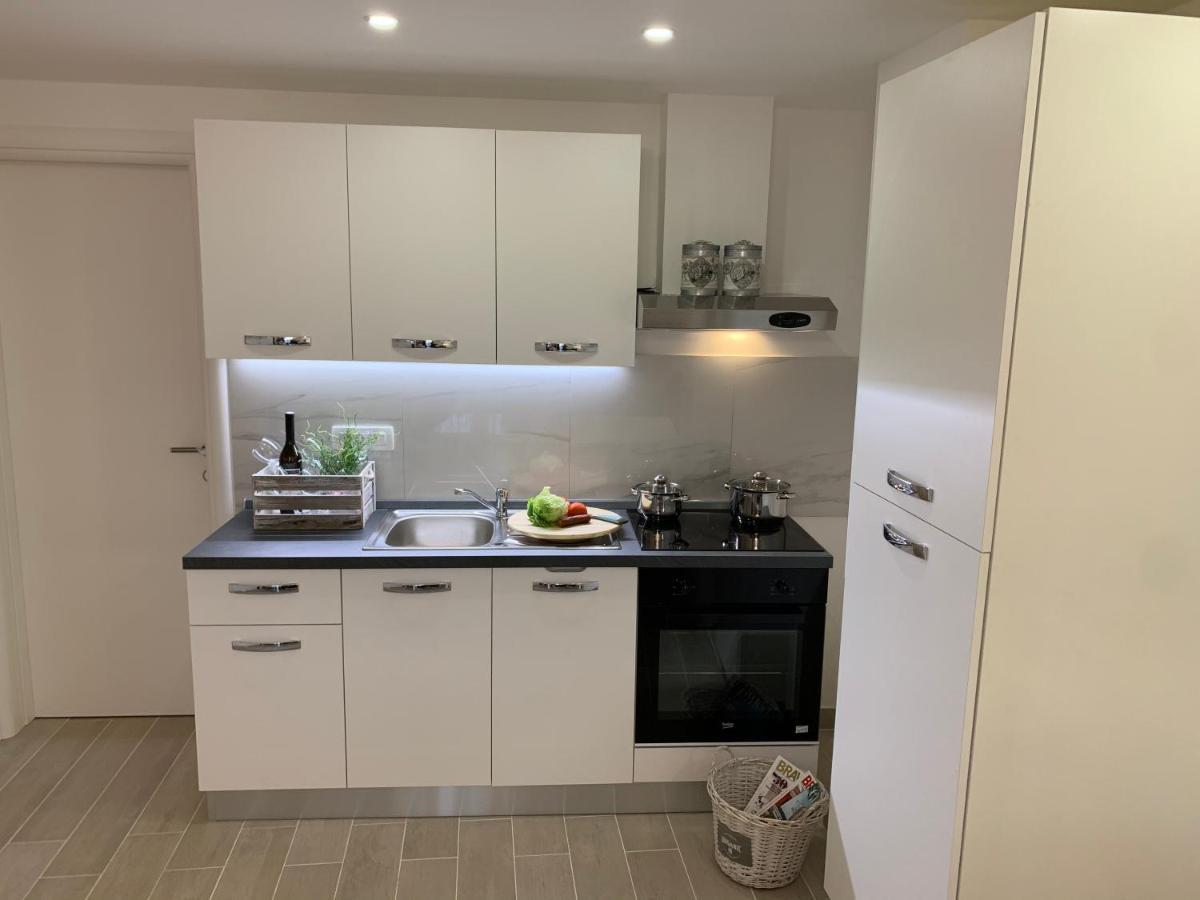Apartman Onavi มาคาร์สกา ภายนอก รูปภาพ