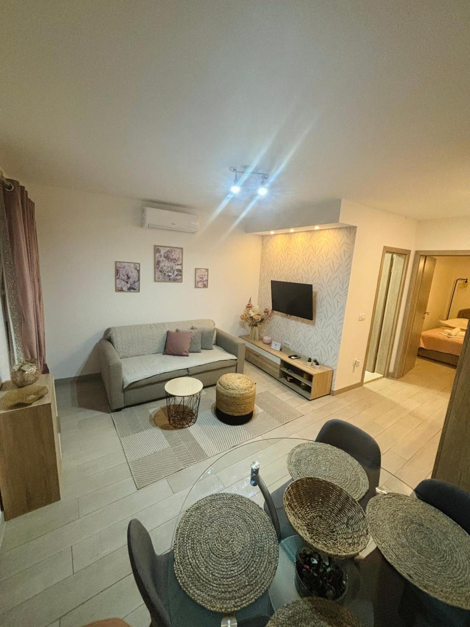 Apartman Onavi มาคาร์สกา ภายนอก รูปภาพ